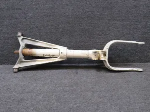 5842000-213, 5042000-230 Cessna 421 Nose Gear Assembly (Minus Links) (Worn)